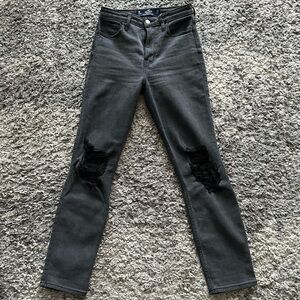 Hollister ripped knee jeans